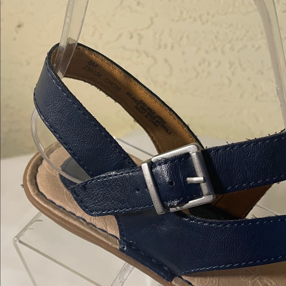 BOC ANCKLE STRAP Women's Navy Sandals size: 8M - Picture 7 of 9